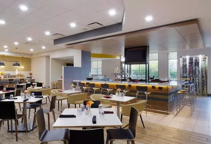 Fotos del hotel Holiday Inn Phoenix Airport, An Ihg:  4