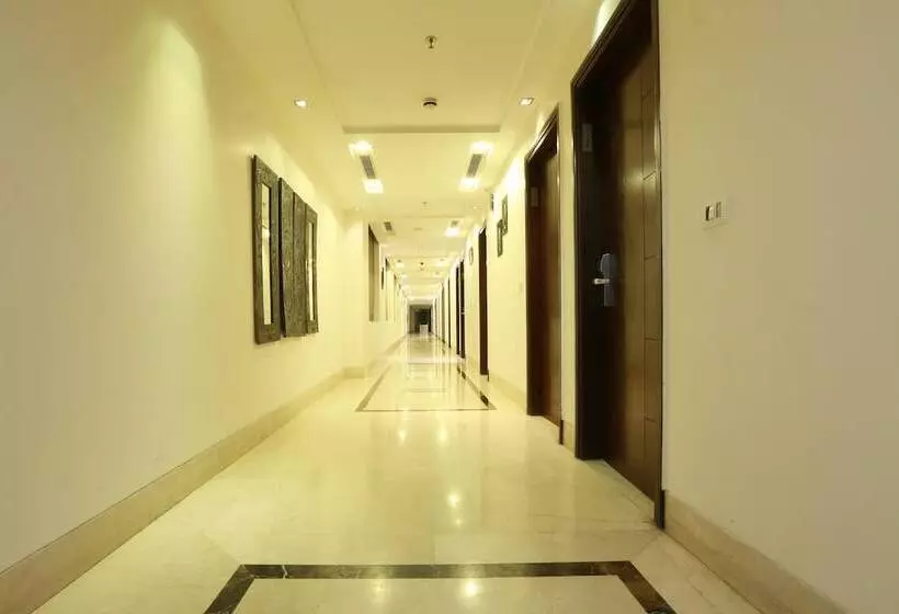 Fotos del hotel Airport Residency:  11