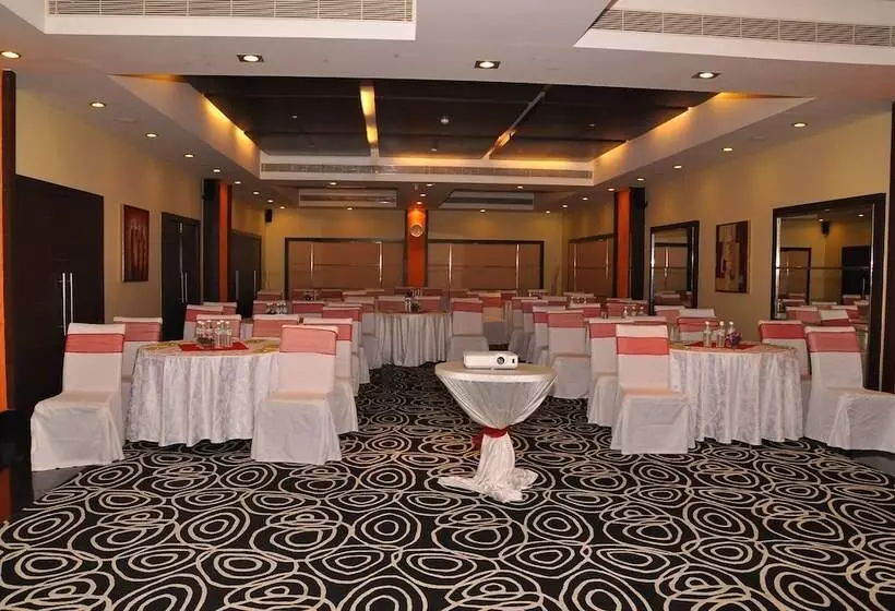 Fotos del hotel Gokulam Park Sabari Omr:  15