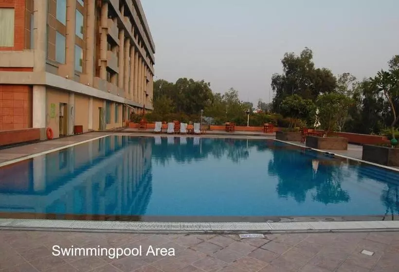 Fotos del hotel Taj Chandigarh:  2