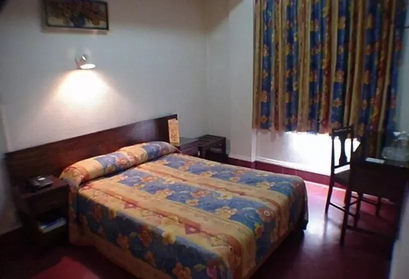 Fotos del hotel Hotel 5a Avenida:  2