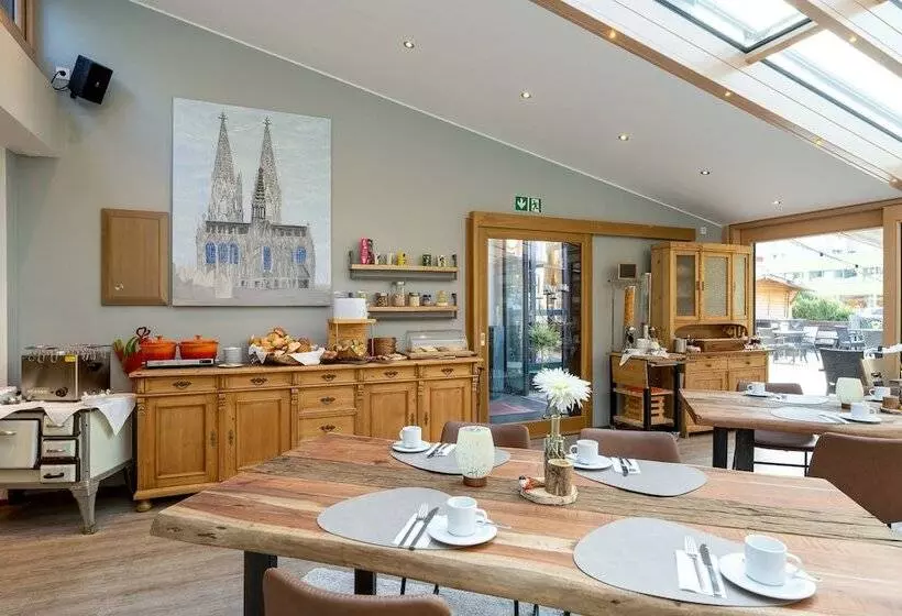 Fotos del hotel Triton:  8