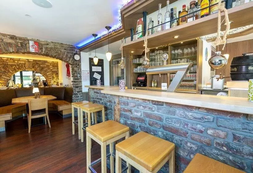 Fotos del hotel Triton:  11