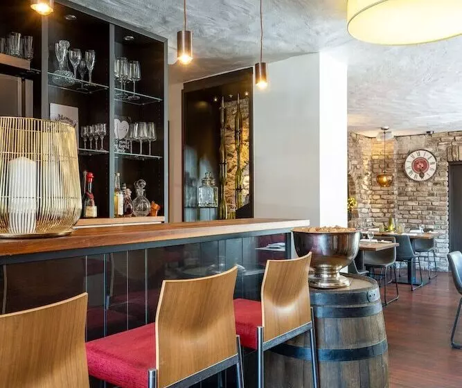 Fotos del hotel Triton:  2