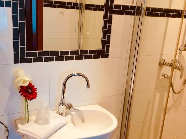 Fotos del hotel Triton:  12