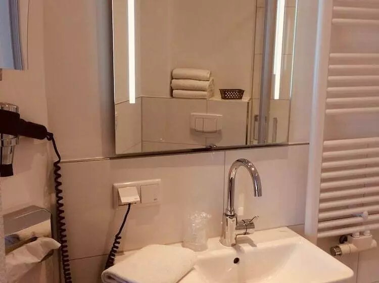 Fotos del hotel Triton:  15