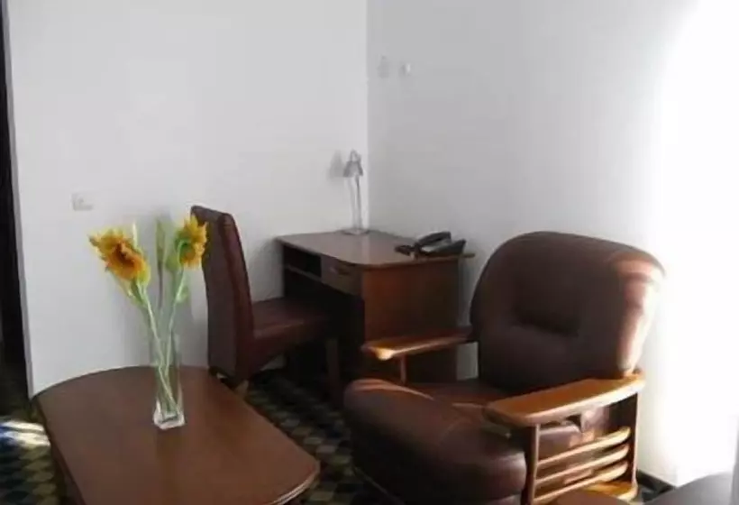 Fotos del hotel Plus Hotel:  4