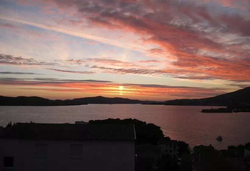 Fotos del hotel Villa Pape:  7