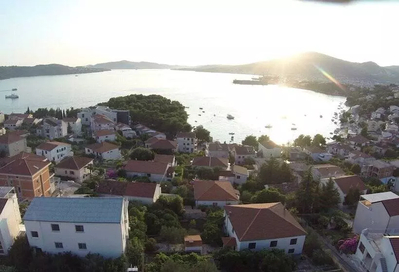 Fotos del hotel Villa Pape:  3