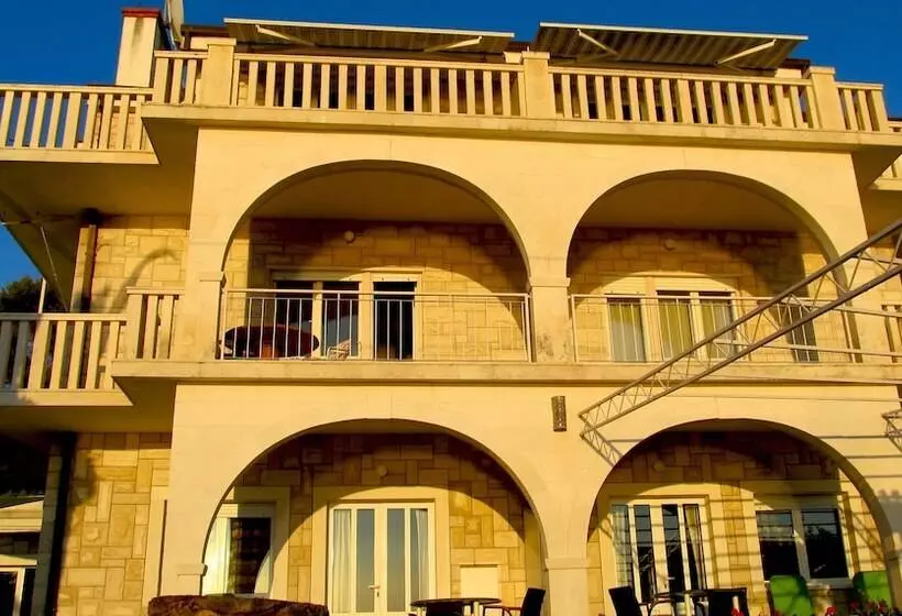 Fotos del hotel Villa Pape:  13