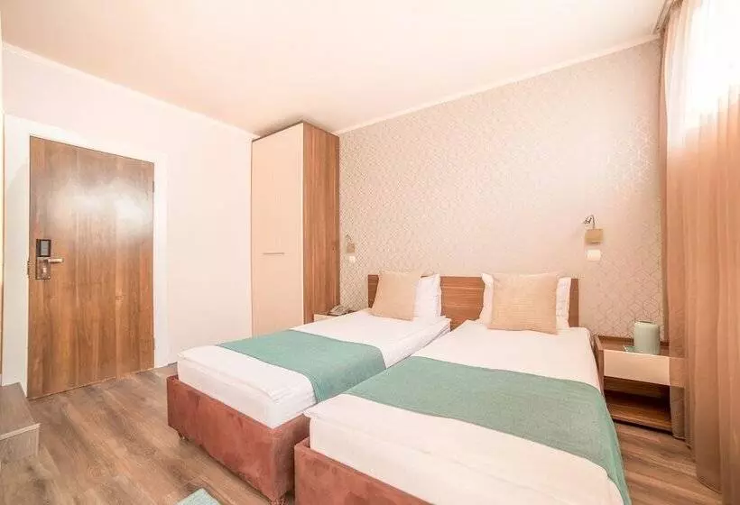 Fotos del hotel Balkan  Garni:  6