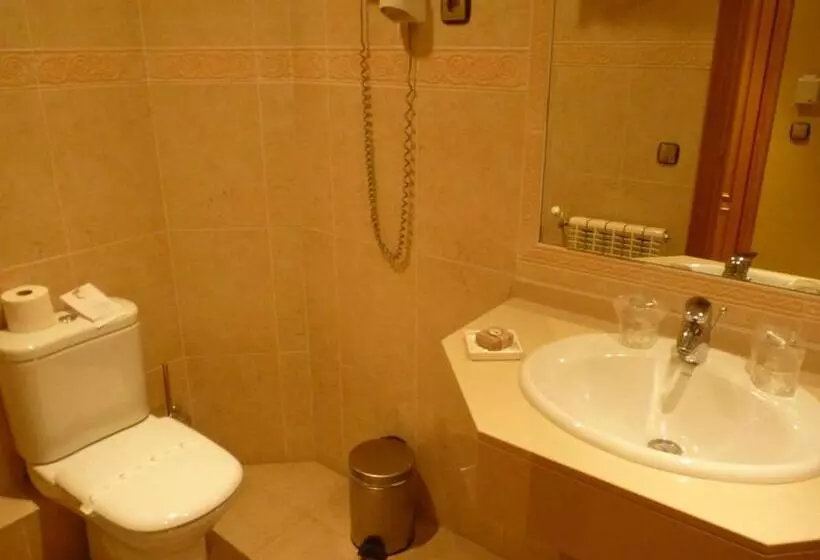 Fotos del hotel Petit:  5