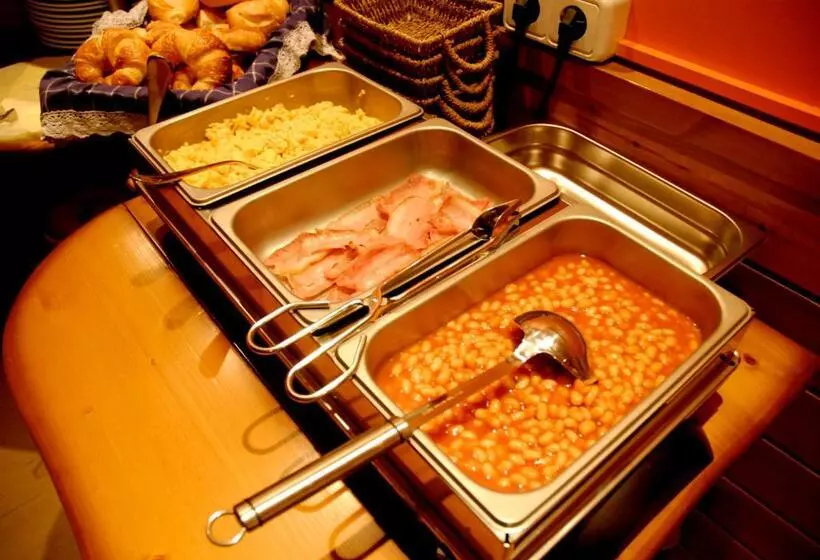 Fotos del hotel Petit:  3