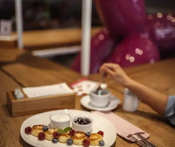 Fotos del hotel Royal  De Paris:  13