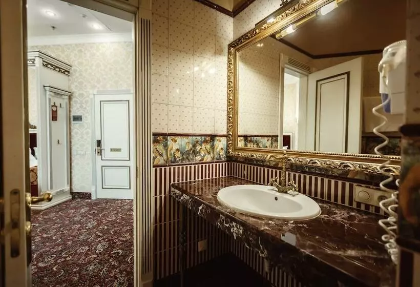 Fotos del hotel Royal  De Paris:  3