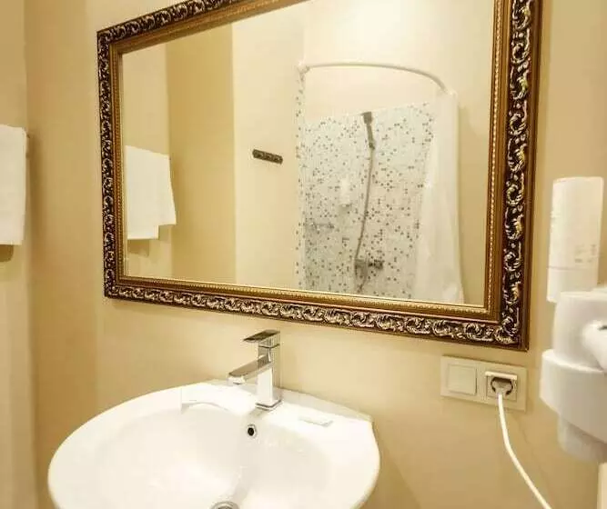 Fotos del hotel Royal  De Paris:  14