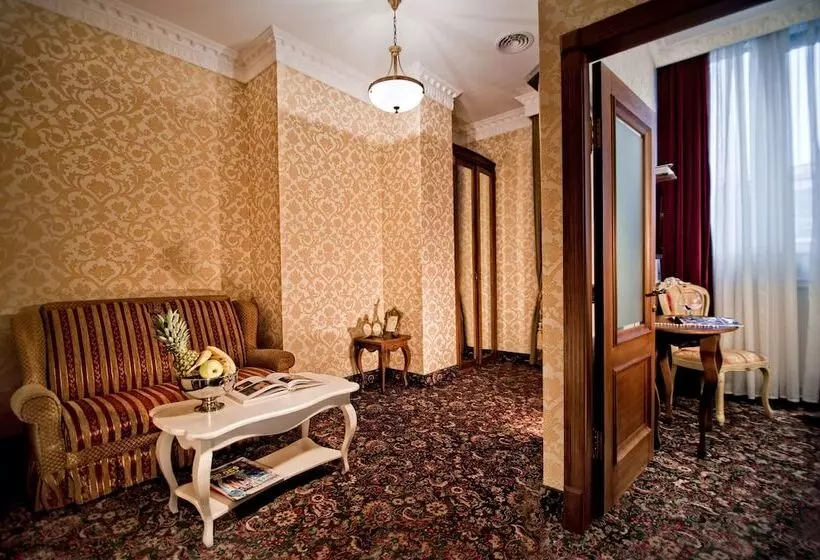 Fotos del hotel Royal  De Paris:  25