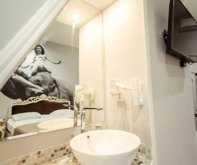 Fotos del hotel Royal  De Paris:  17