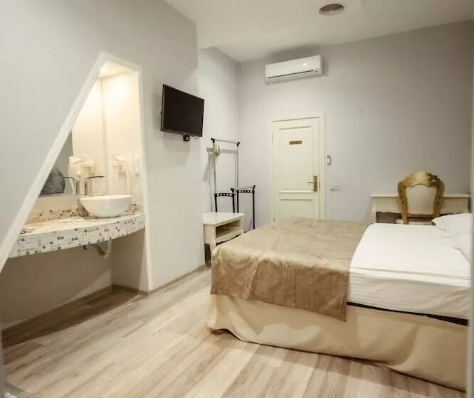 Fotos del hotel Royal  De Paris:  24