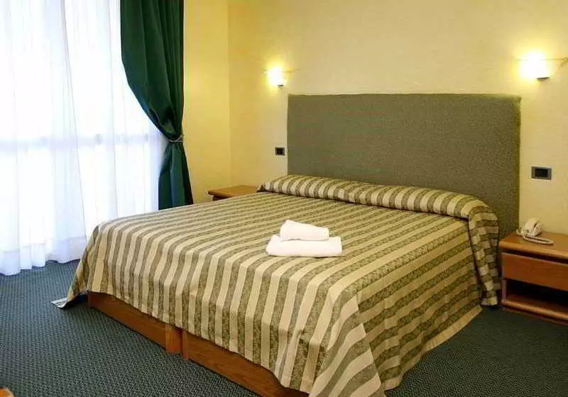 Fotos del hotel Qt Hotel:  2