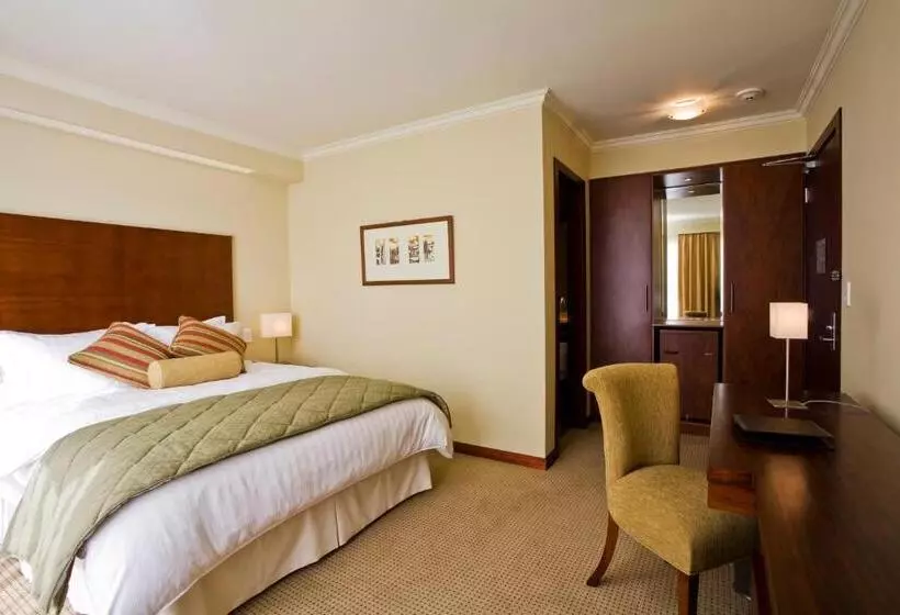 Stubel Suites & Cafe