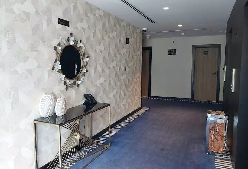 Fotos del hotel Grand Kingsgate Waterfront By Millennium Hotels:  73