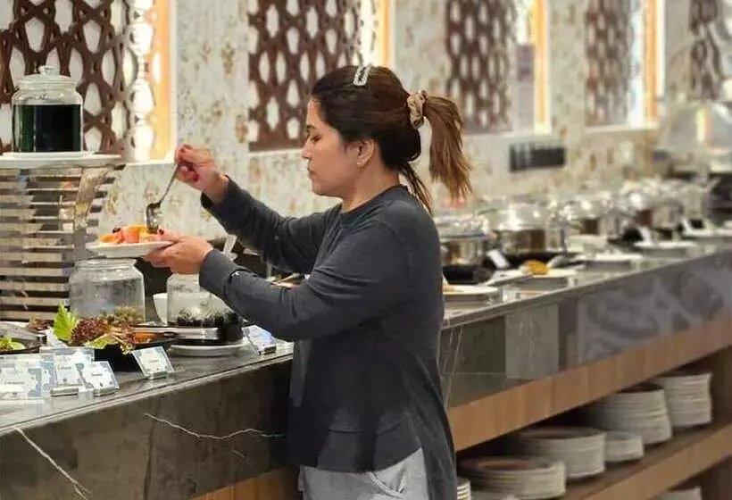 Fotos del hotel Grand Kingsgate Waterfront By Millennium Hotels:  82