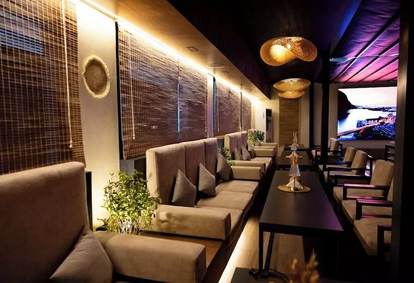 Fotos del hotel Grand Kingsgate Waterfront By Millennium Hotels:  87