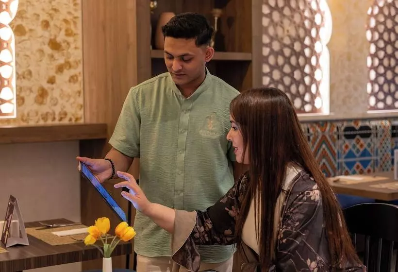 Fotos del hotel Grand Kingsgate Waterfront By Millennium Hotels:  91