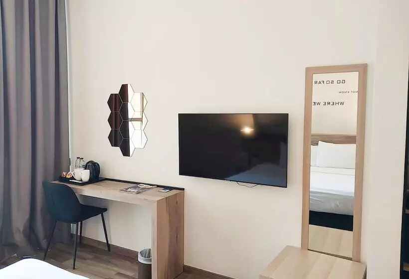 Fotos del hotel Grand Kingsgate Waterfront By Millennium Hotels:  2