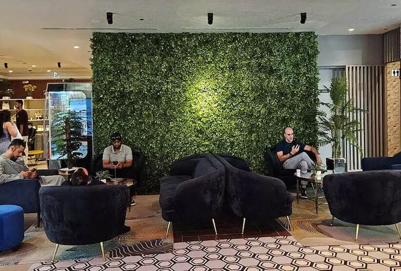 Fotos del hotel Grand Kingsgate Waterfront By Millennium Hotels:  4
