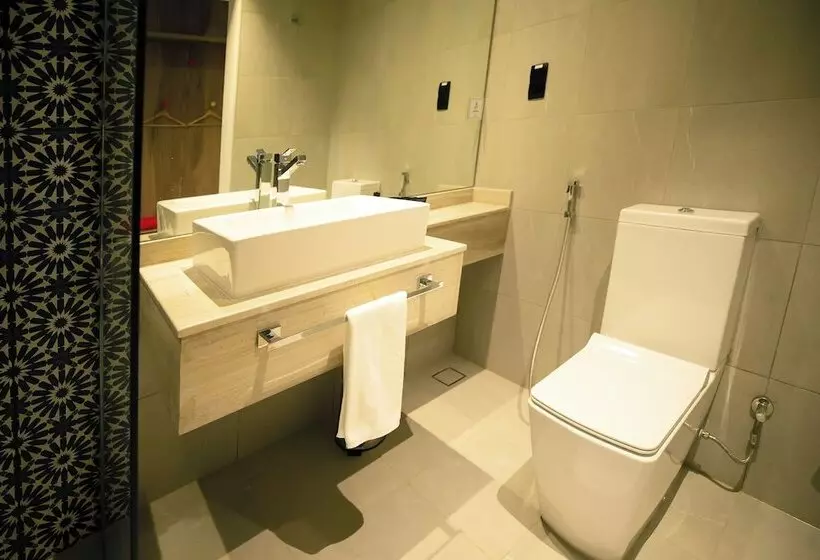 Fotos del hotel Grand Kingsgate Waterfront By Millennium Hotels:  9