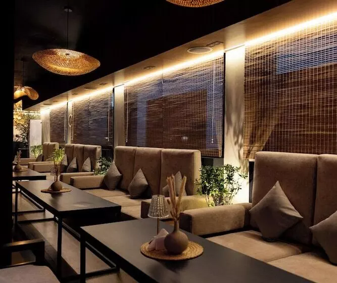 Fotos del hotel Grand Kingsgate Waterfront By Millennium Hotels:  28