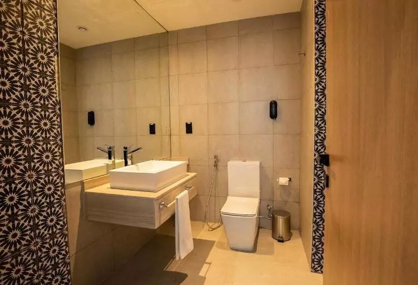 Fotos del hotel Grand Kingsgate Waterfront By Millennium Hotels:  29