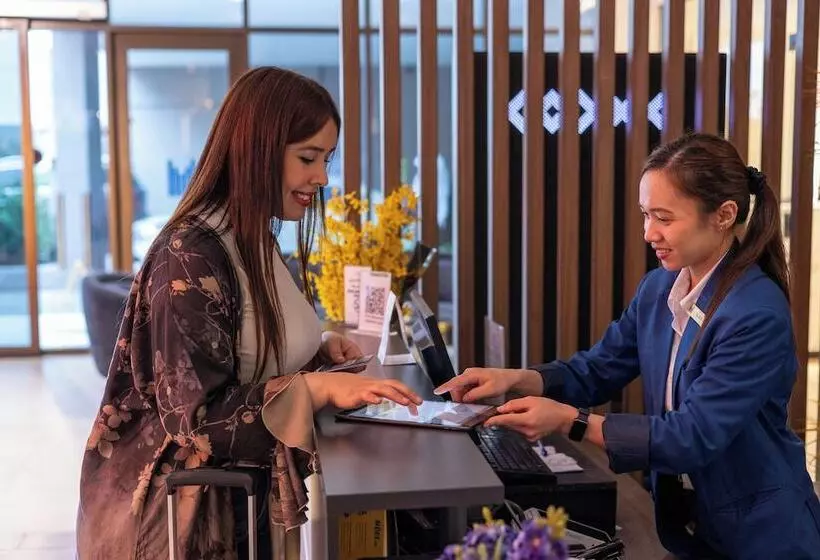 Fotos del hotel Grand Kingsgate Waterfront By Millennium Hotels:  30