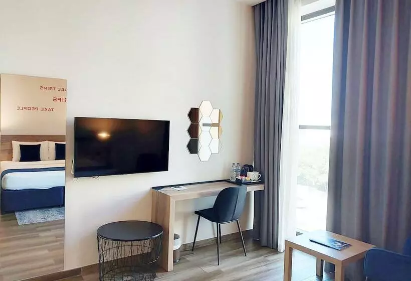 Fotos del hotel Grand Kingsgate Waterfront By Millennium Hotels:  32