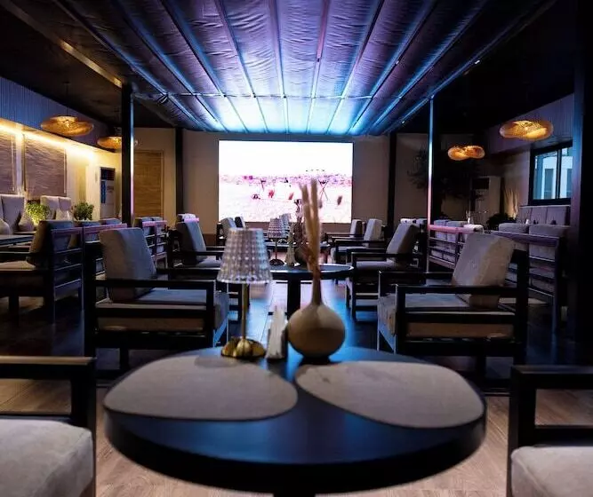 Fotos del hotel Grand Kingsgate Waterfront By Millennium Hotels:  40