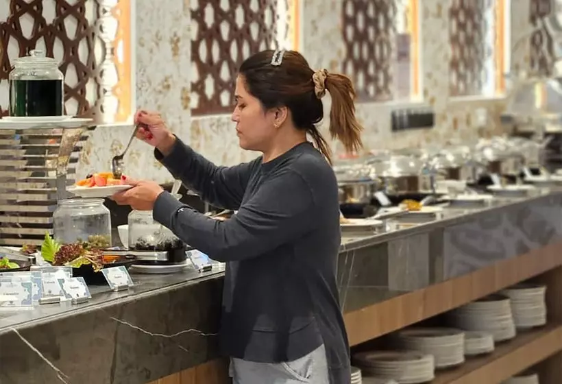 Fotos del hotel Grand Kingsgate Waterfront By Millennium Hotels:  21