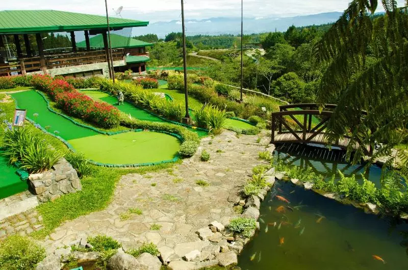 Fotos del hotel Dahilayan Forest Park Resort:  3