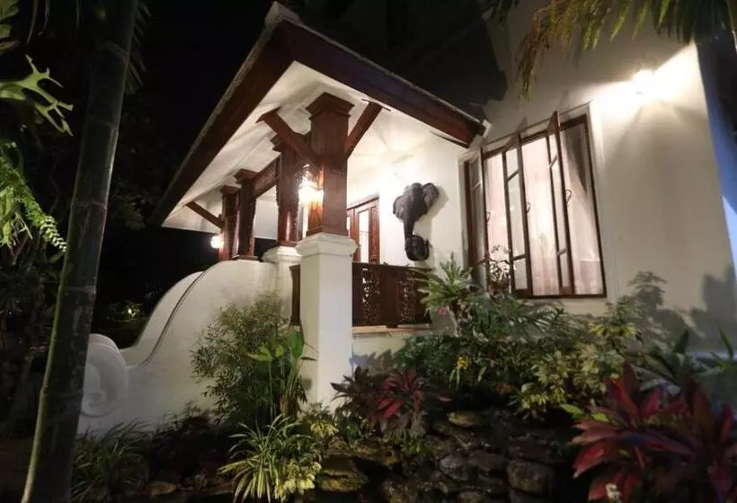 Rich Garden House