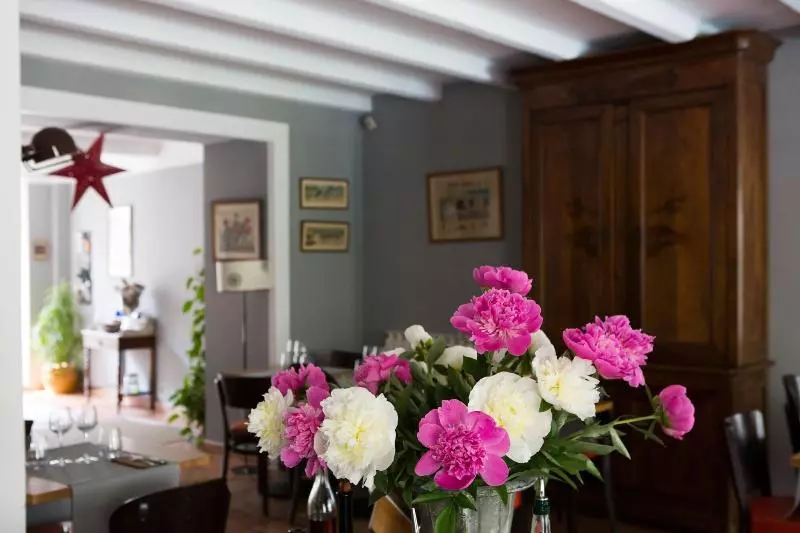 Fotos del hotel Les Jardins De La Livrée:  9