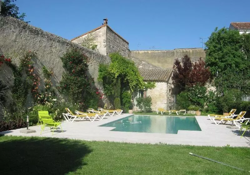 Fotos del hotel Les Jardins De La Livrée:  17