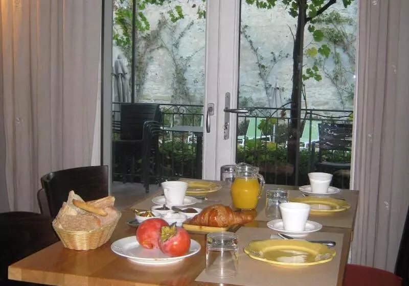 Fotos del hotel Les Jardins De La Livrée:  4