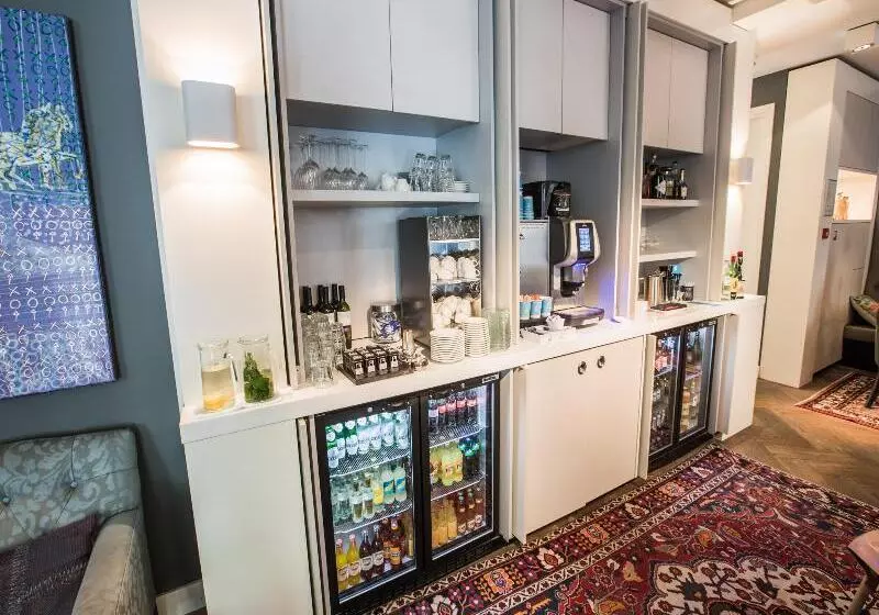 Fotos del hotel Jl No76:  10