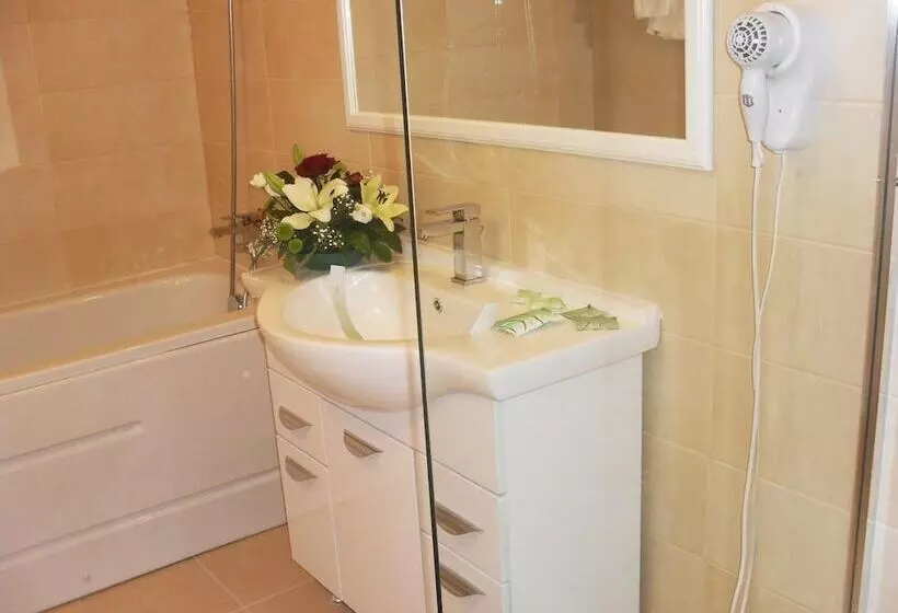 Fotos del hotel City Hotel Bucharest:  6