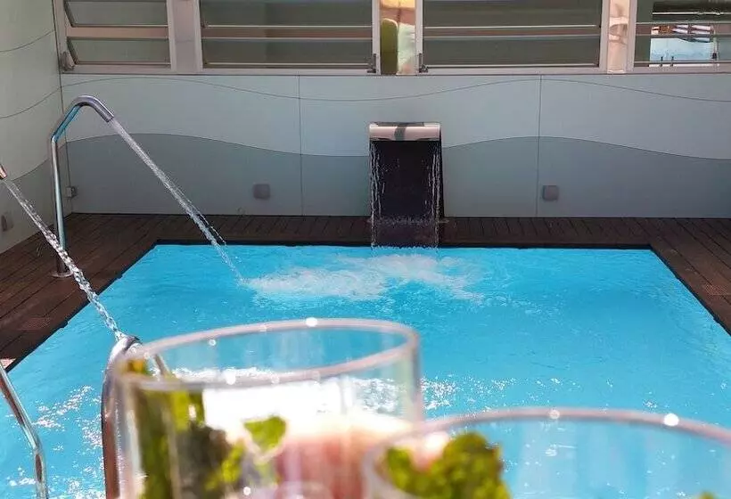 Fotos del hotel Ako Suites:  12