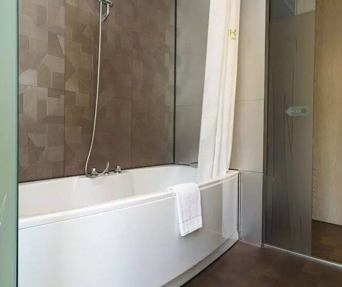 Fotos del hotel Ako Suites:  9