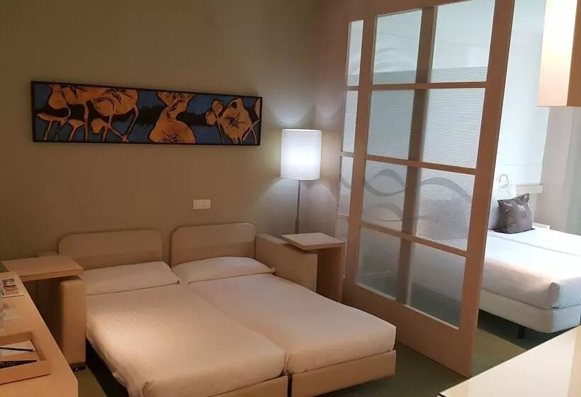 Fotos del hotel Ako Suites:  22