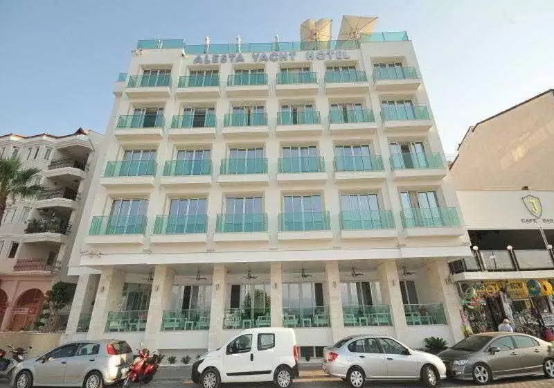 Fotos del hotel Alesta Yacht:  1