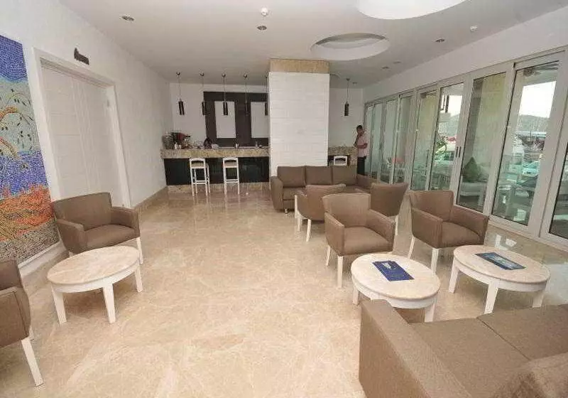 Fotos del hotel Alesta Yacht:  4